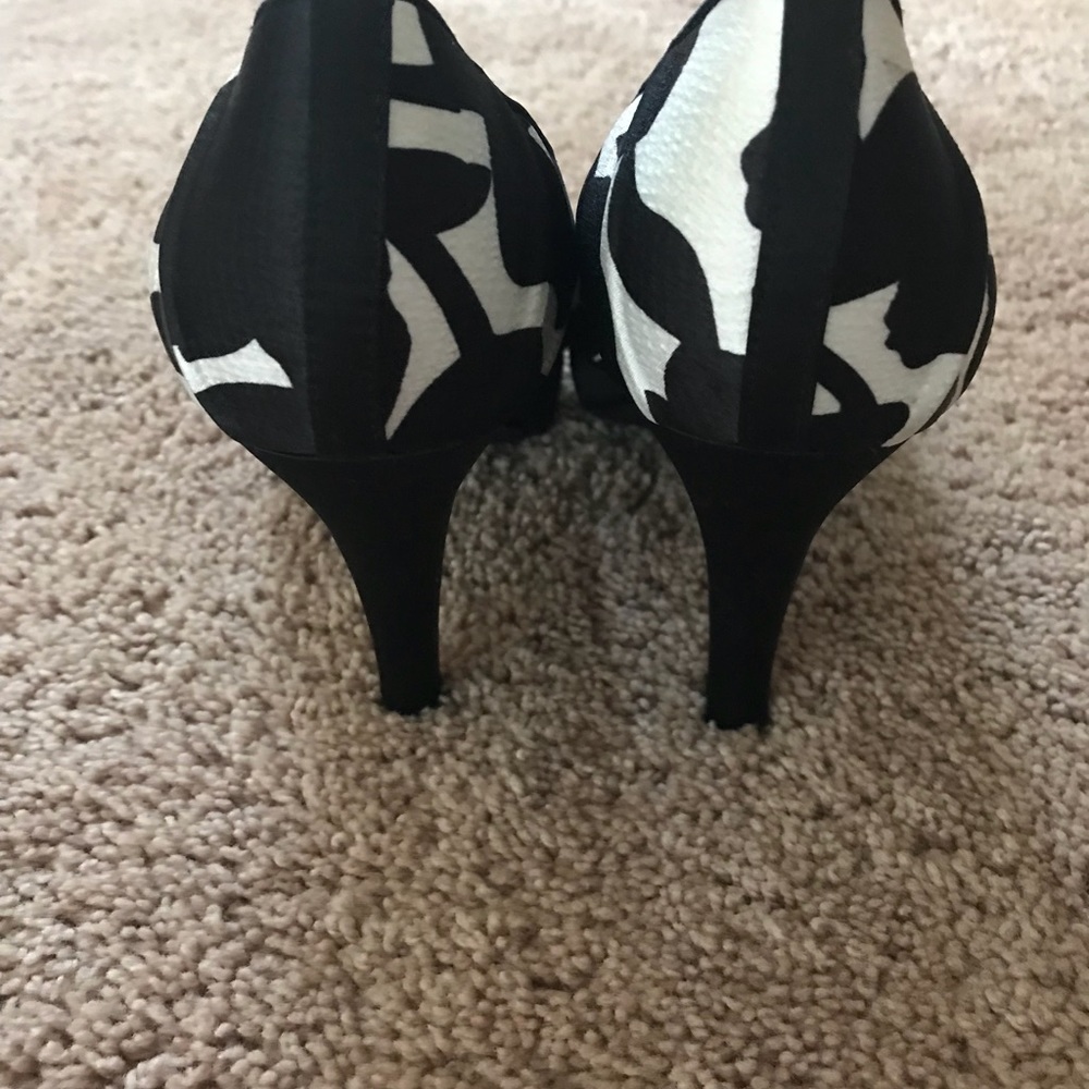 Beautiful dress shoes - Picture 4 of 5